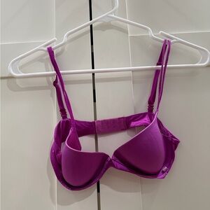 Victoria’s Secret Very Sexy Lightly Lined Plunge. 32C.